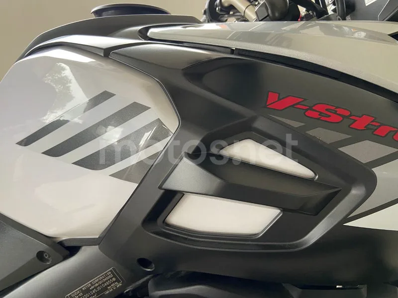 Suzuki V-Strom 1000XT - Vista 7