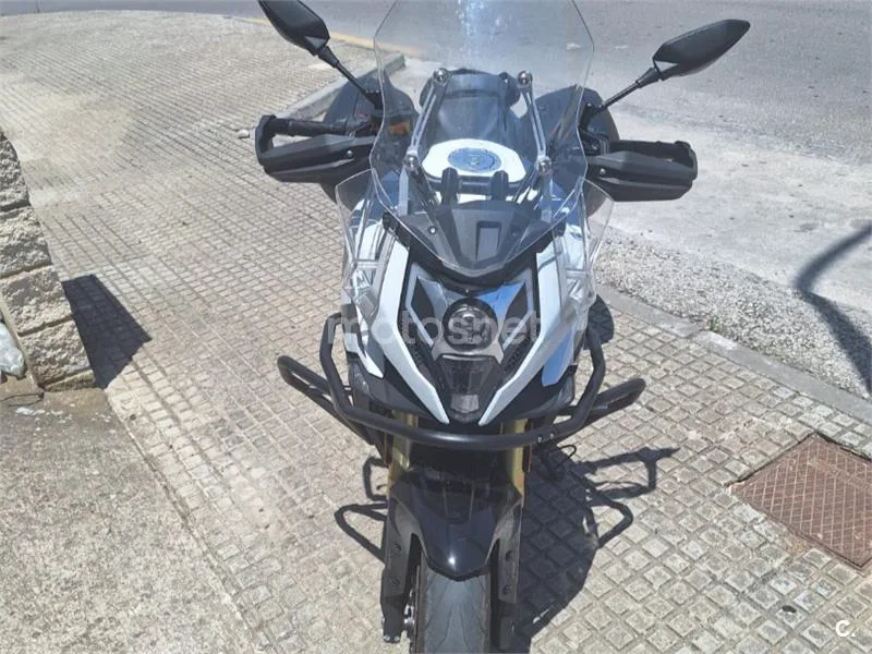 CFMOTO 650MT - Vista 4