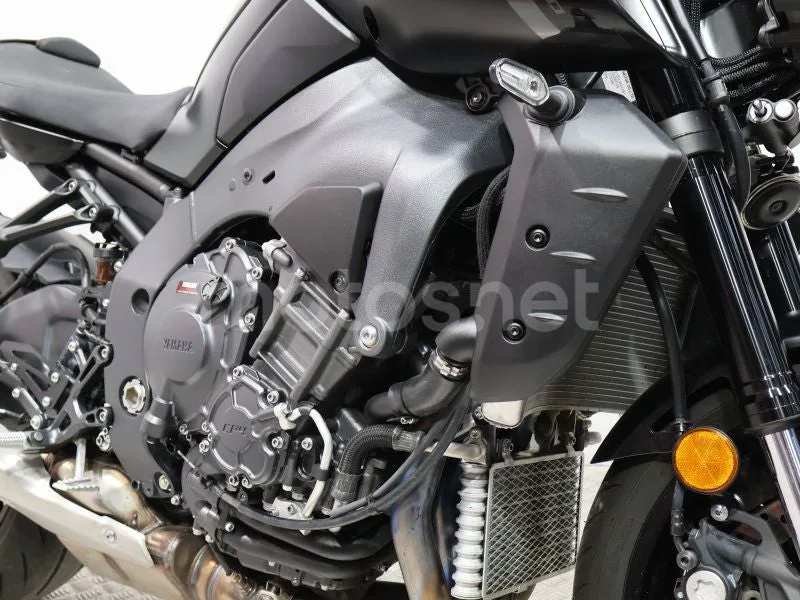 Yamaha MT-10 - Vista 12
