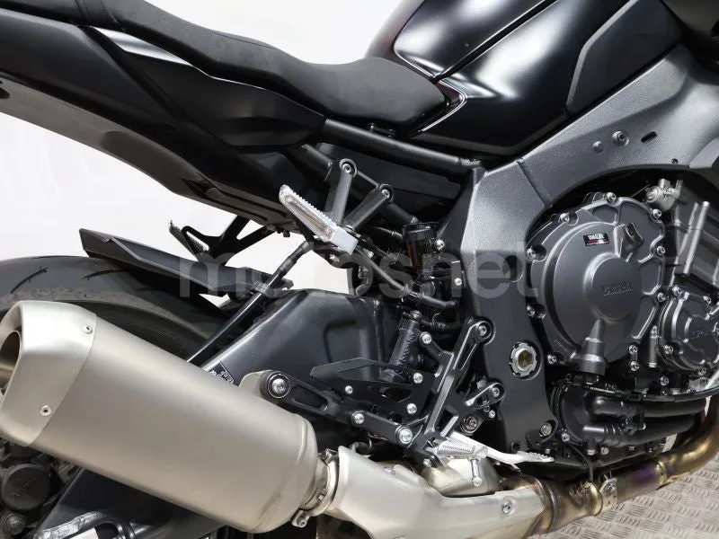 Yamaha MT-10 - Vista 15
