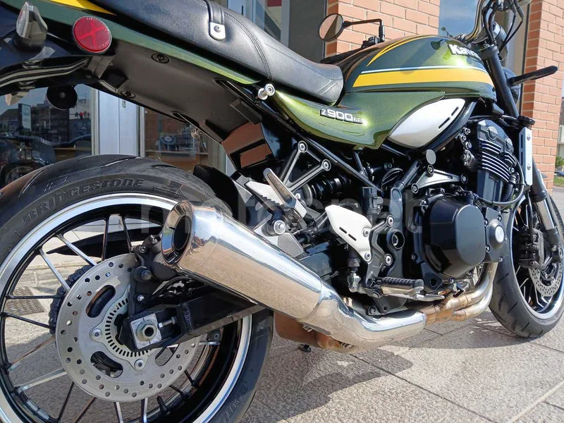 Kawasaki Z900RS - Vista 6
