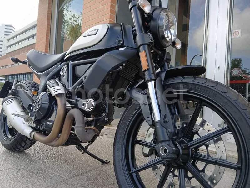 Ducati Scrambler - Vista 3