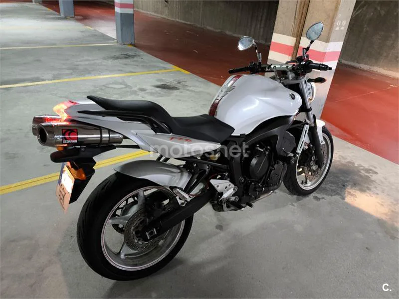 Yamaha FZ6 S2 - Vista 4