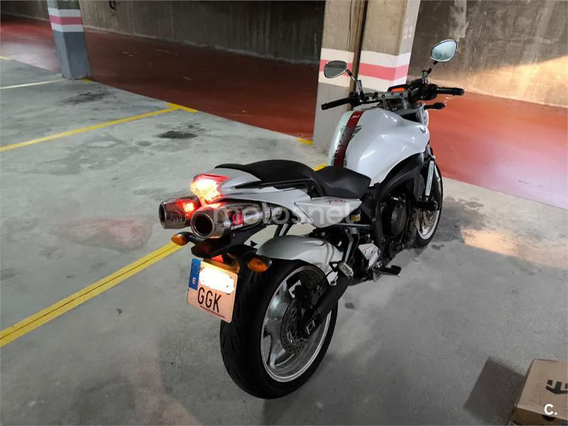 Yamaha FZ6 S2 - Vista 5