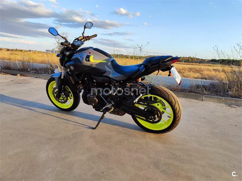 Yamaha MT-07 - Vista 4
