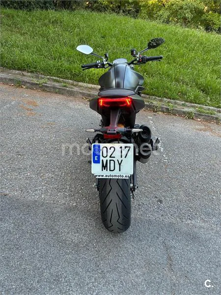 Ducati Monster - Vista 4