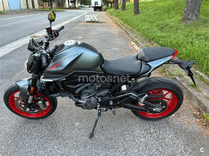 Ducati Monster - Vista 5