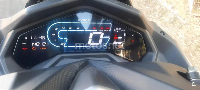 Kymco DTX 350 - Vista 4