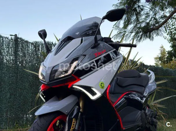 Yamaha TMAX 530 - Vista 4