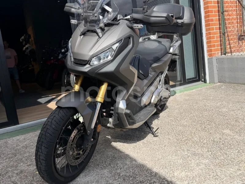Honda X-ADV - Vista 4