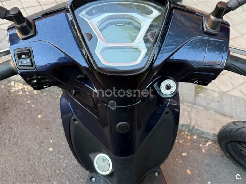 Kymco People S 125 - Vista 4