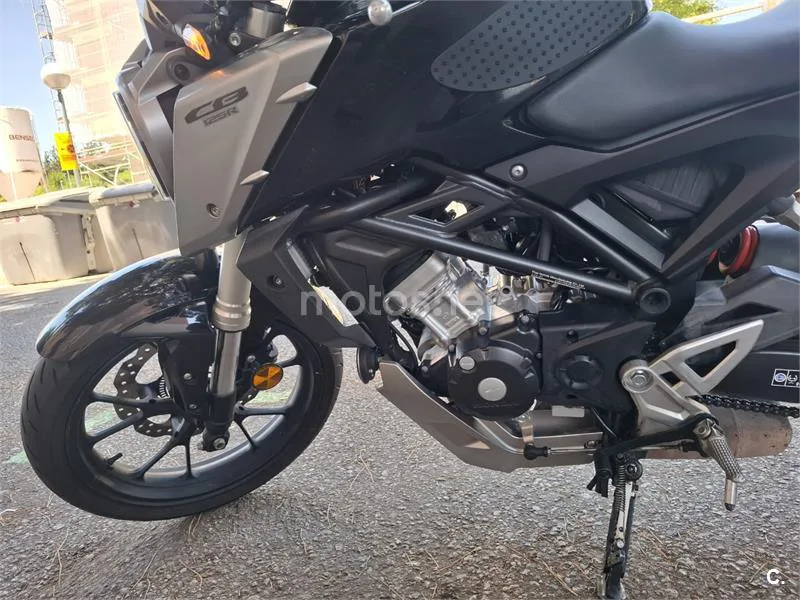 Honda CB125R - Vista 6