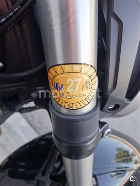 Honda CB125R - Vista 7