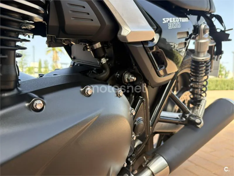 Triumph Speed Twin 900 - Vista 14