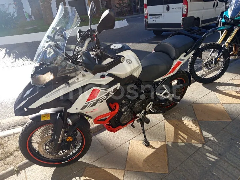 Benelli TRK 502 - Vista 3