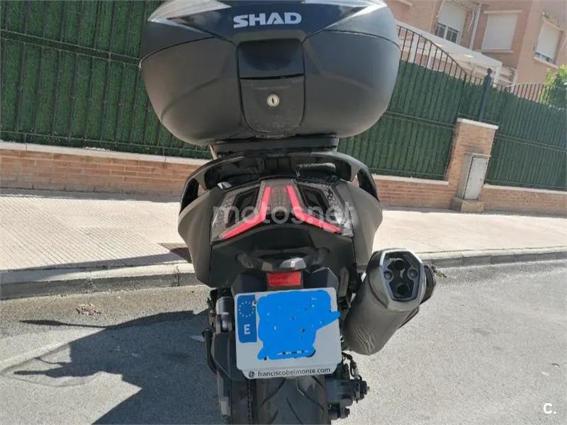 Kymco AK 550 - Vista 4