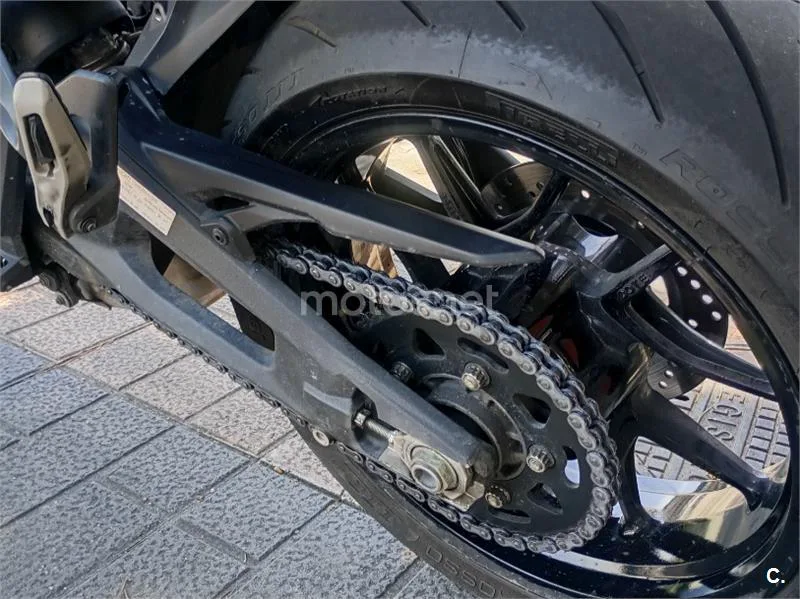 Ducati Monster - Vista 3