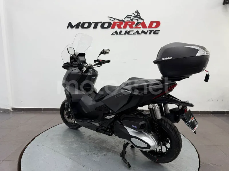 Honda ADV350 - Vista 13