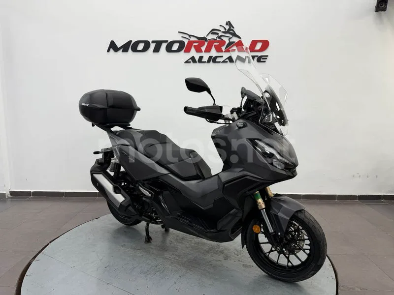 Honda ADV350 - Vista 17