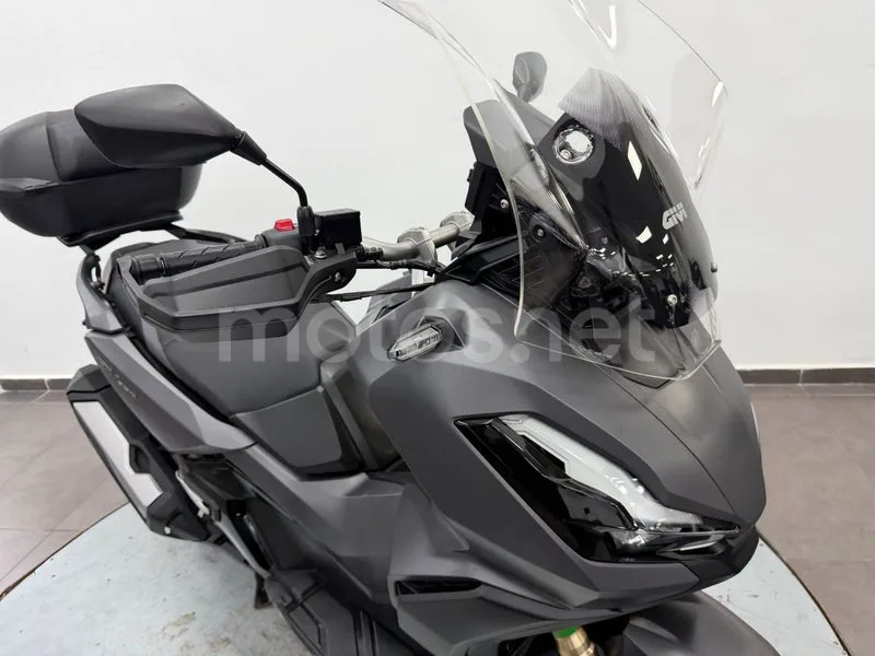 Honda ADV350 - Vista 19