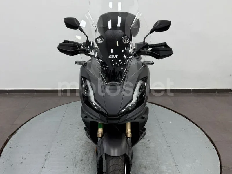 Honda ADV350 - Vista 3