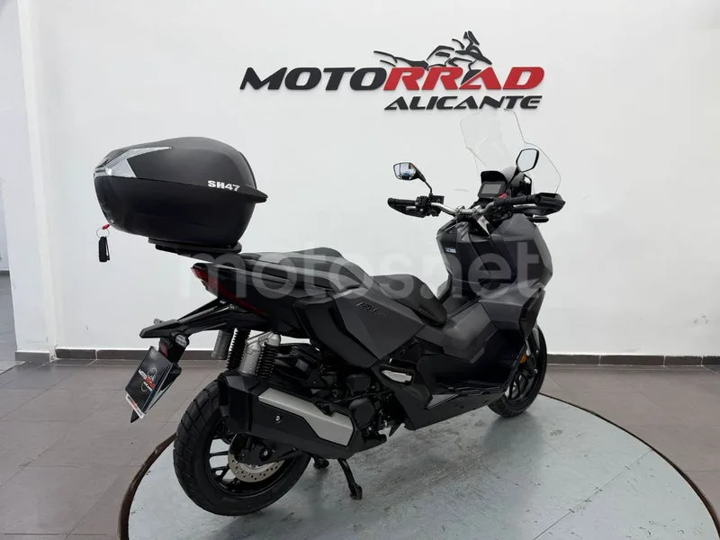 Honda ADV350 - Vista 5