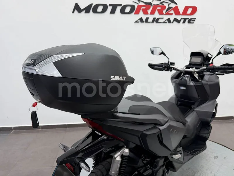 Honda ADV350 - Vista 6
