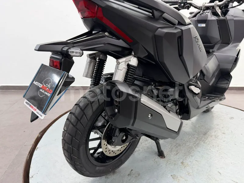 Honda ADV350 - Vista 7