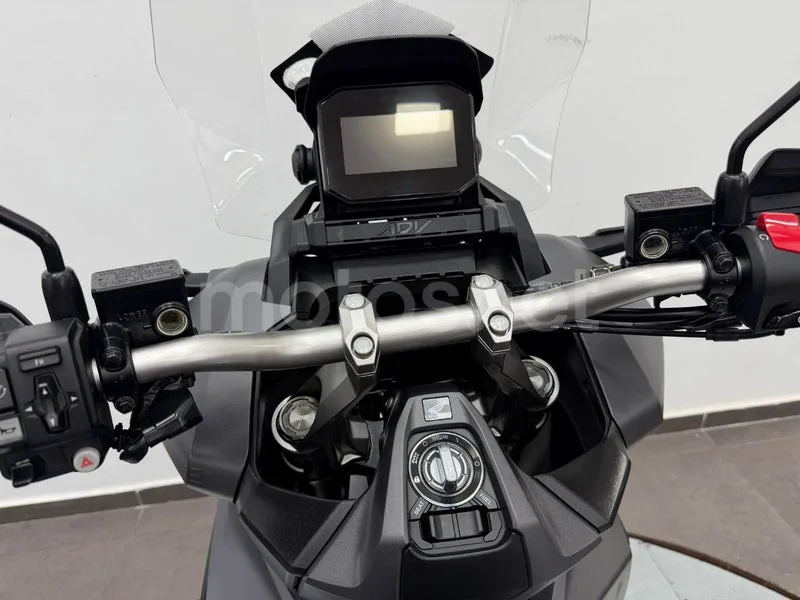 Honda ADV350 - Vista 8