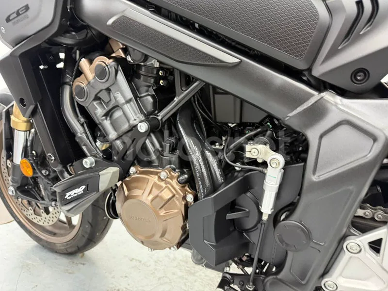 Honda CB650R - Vista 11