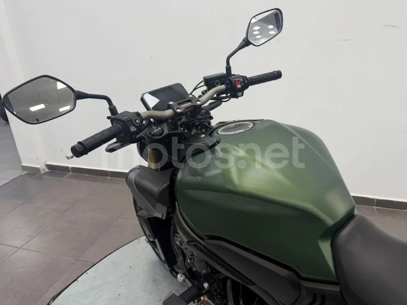 Honda CB650R - Vista 14