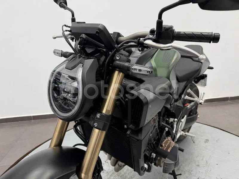 Honda CB650R - Vista 16