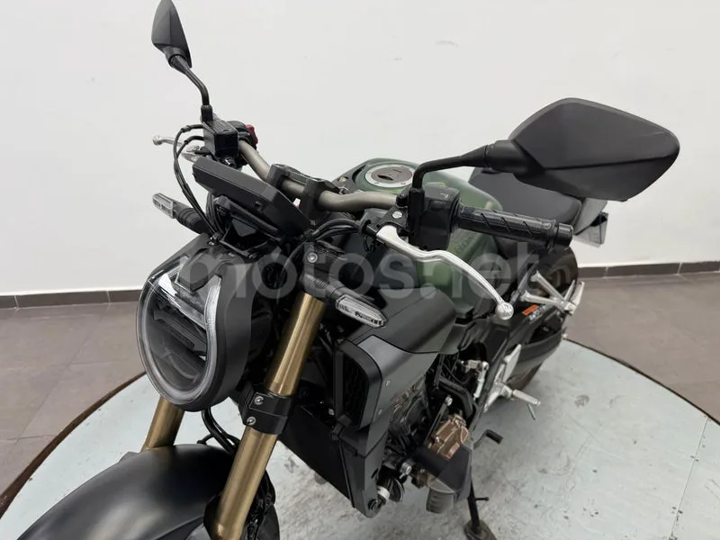 Honda CB650R - Vista 17