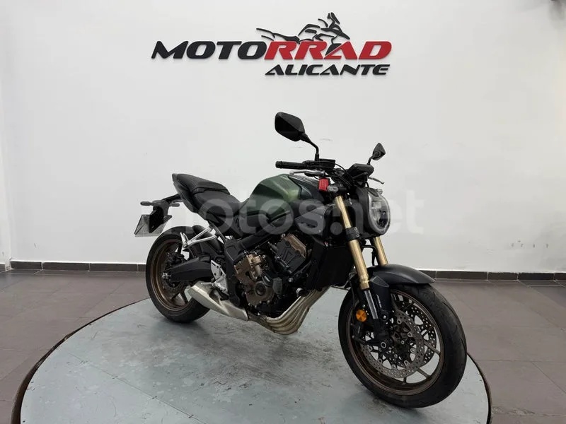 Honda CB650R - Vista 18