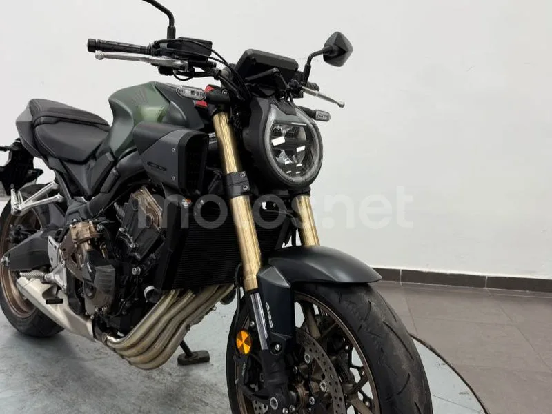 Honda CB650R - Vista 21