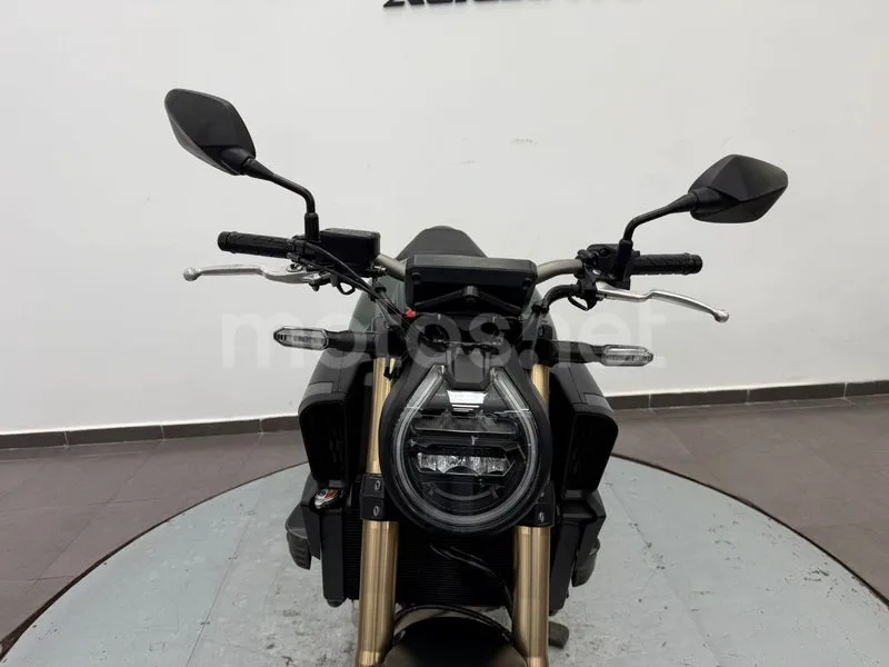 Honda CB650R - Vista 22