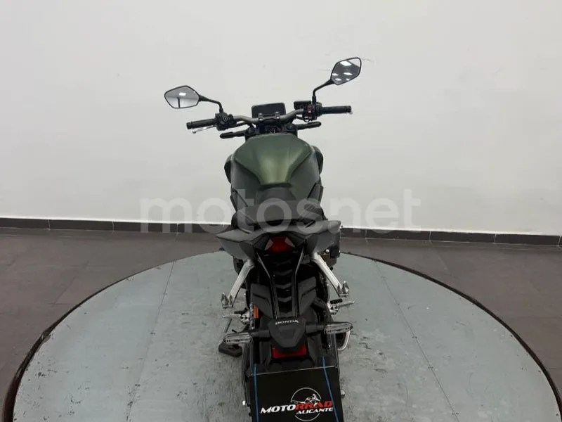 Honda CB650R - Vista 4