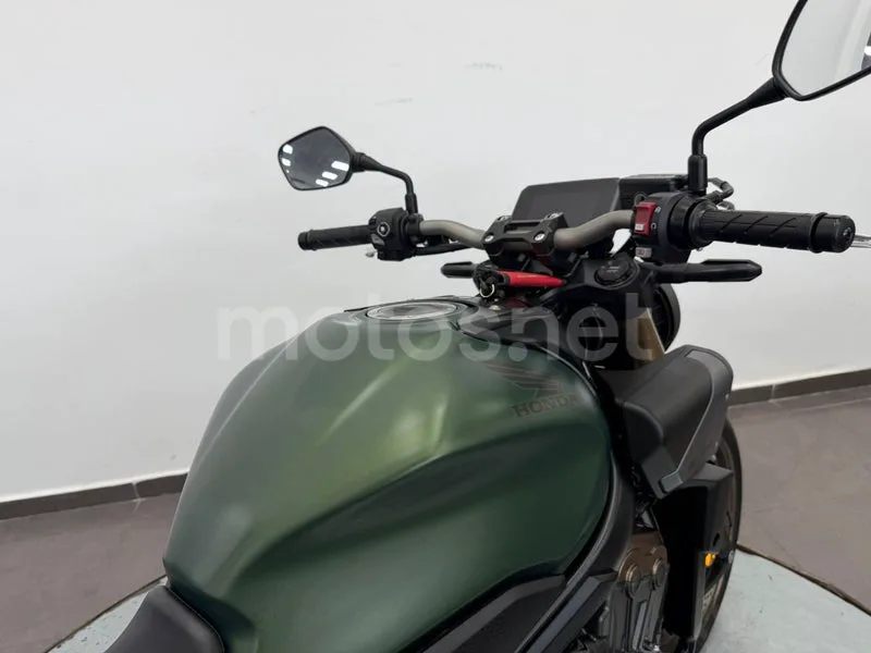 Honda CB650R - Vista 6