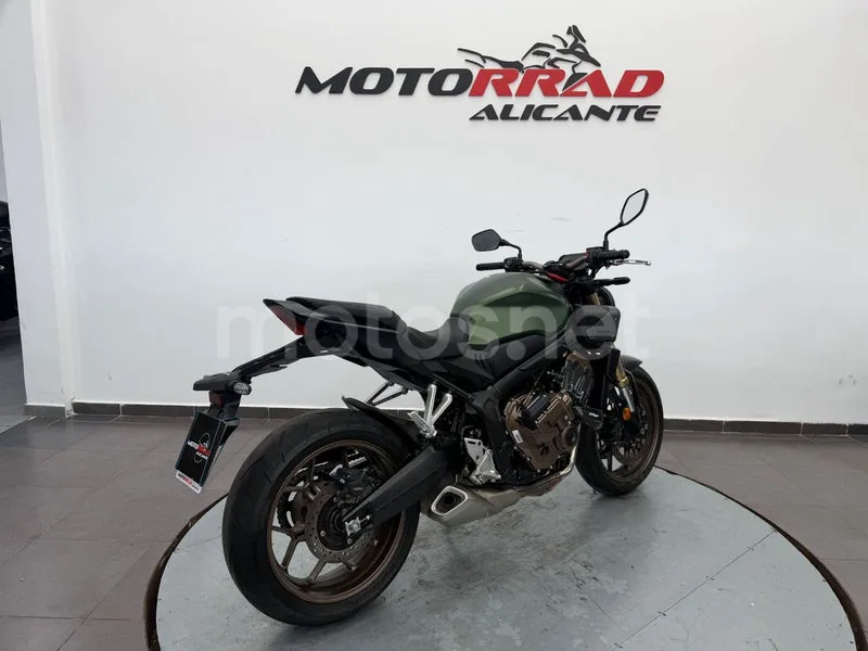 Honda CB650R - Vista 8