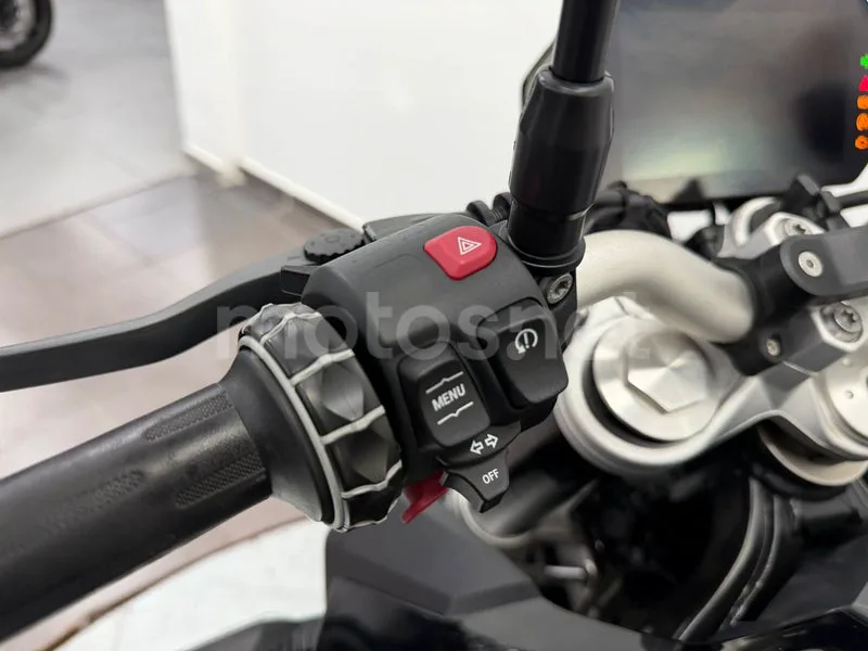 BMW F 900 R - Vista 15