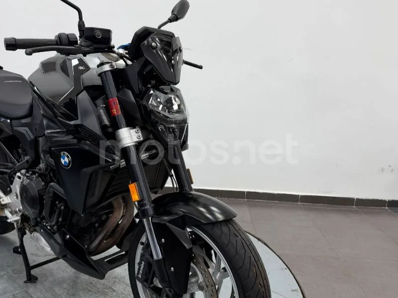 BMW F 900 R - Vista 25
