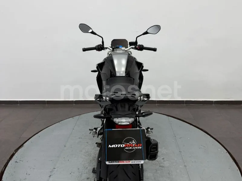 BMW F 900 R - Vista 4