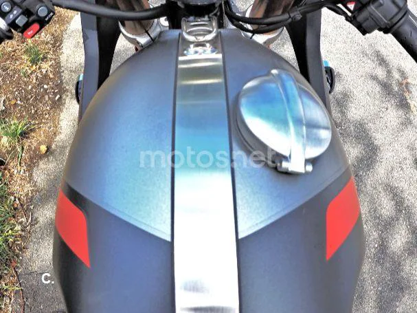 Triumph Thruxton RS - Vista 14