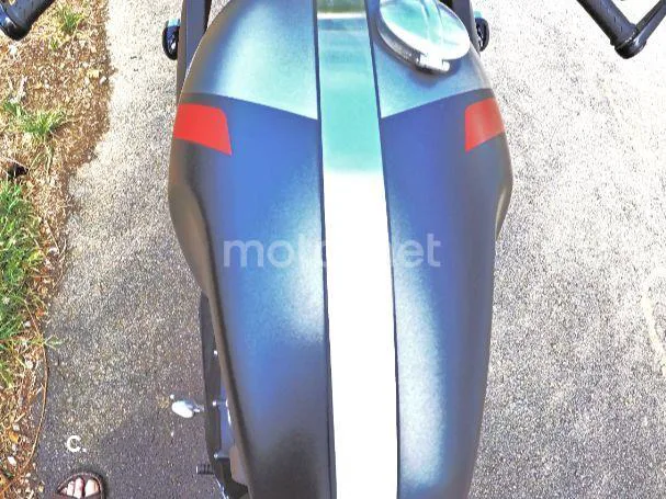 Triumph Thruxton RS - Vista 15