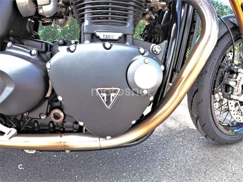 Triumph Thruxton RS - Vista 3