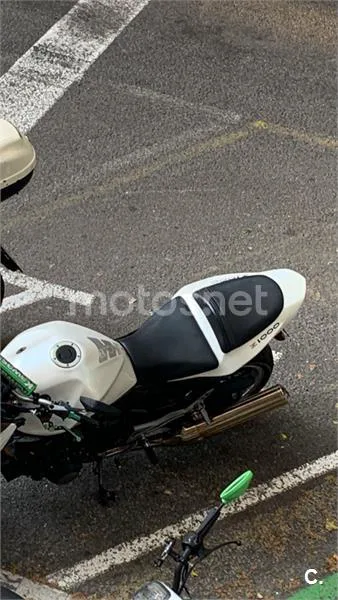 Kawasaki Z1000 - Vista 3