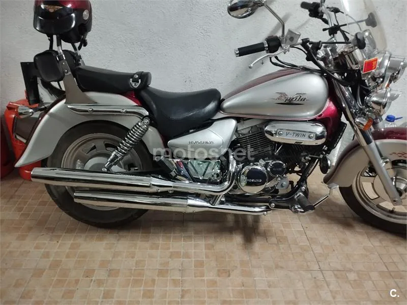 Hyosung Aquila GV 250 1850 € 2006 Jaén - 1