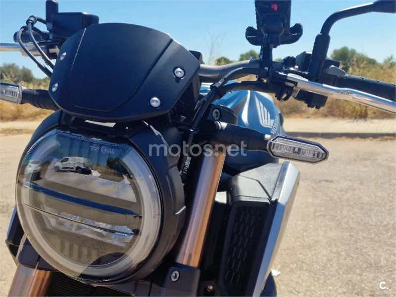 Honda CB650R - Vista 9