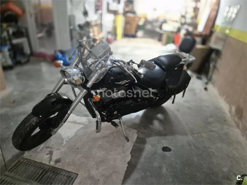 Suzuki Intruder M800 - Vista 3