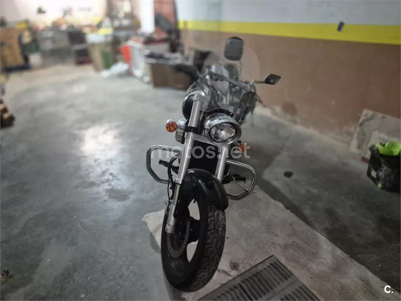 Suzuki Intruder M800 - Vista 4